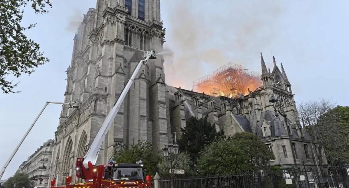 La bataille de Notre-Dame