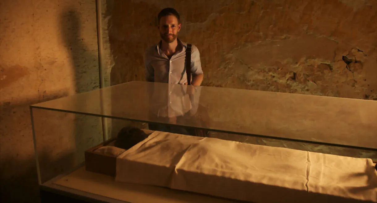 Tutankhamun: The Mystery of the Burnt Mummy