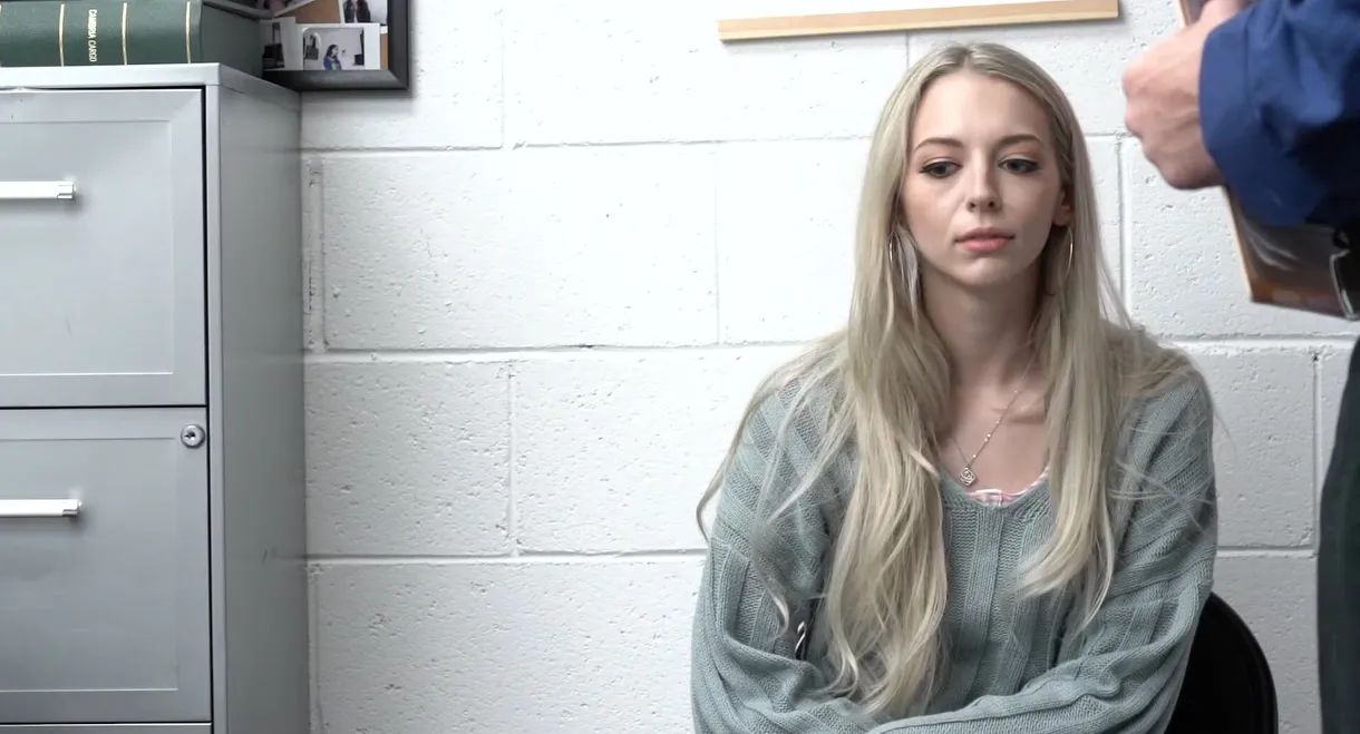 Shoplyfter 23
