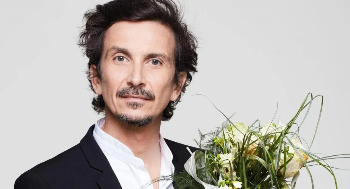 Arnaud Tsamere : 2 mariages & 1 enterrement