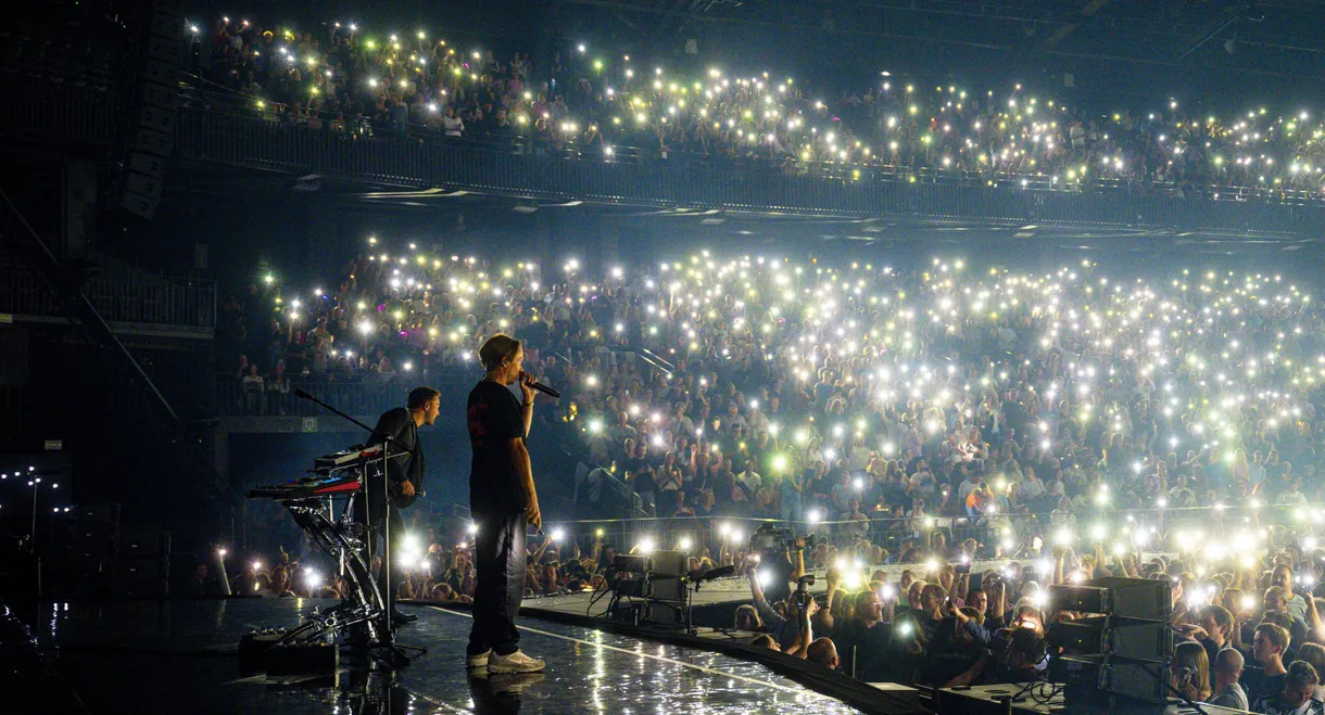 Regi in het Sportpaleis: Regi vs Milk Inc