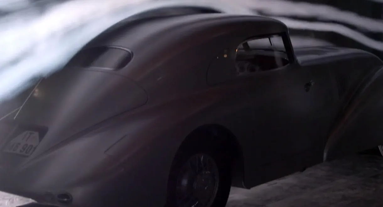 The Streamliner Case - Recreating The Mercedes-Benz 540K