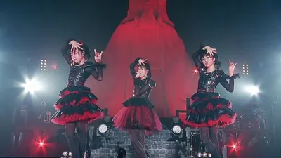 BABYMETAL - Live Legend 1999 YUIMETAL & MOAMETAL Seitansai