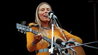 Joni Mitchell: Painting with Words & Music