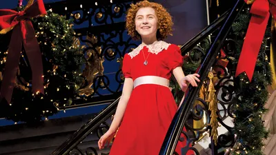 Simply Red: Backstage at 'Annie' with Lilla Crawford