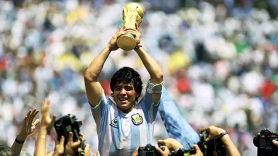 Loving Maradona