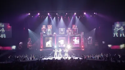 Perfume - Chokkaku Nitouhen Sankakkei Tour