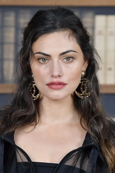 Phoebe Tonkin