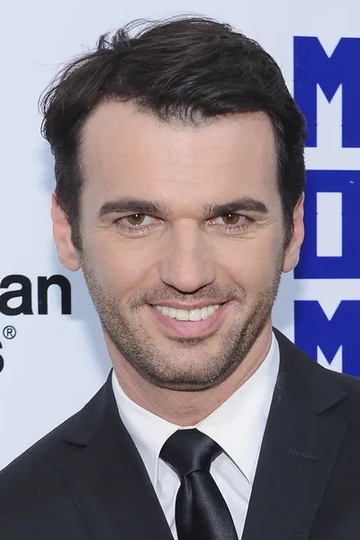 Tony Dovolani