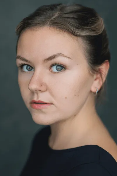 Ella Avron