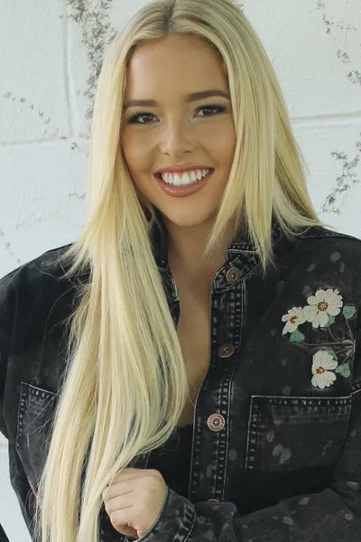 Lexi Collins