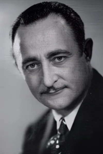 Harry E Lang