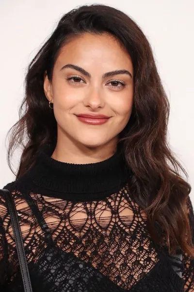 Camila Mendes