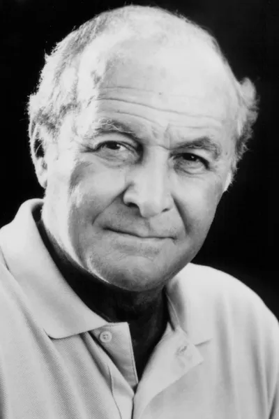 Robert Loggia