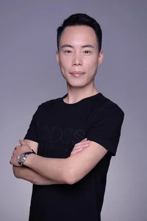 何小磊