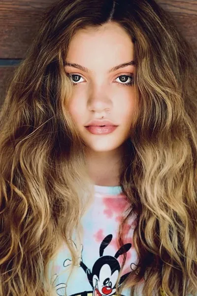 Lola Simone