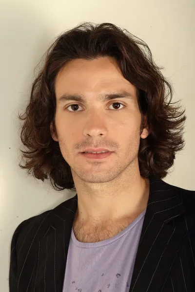 Santiago Cabrera