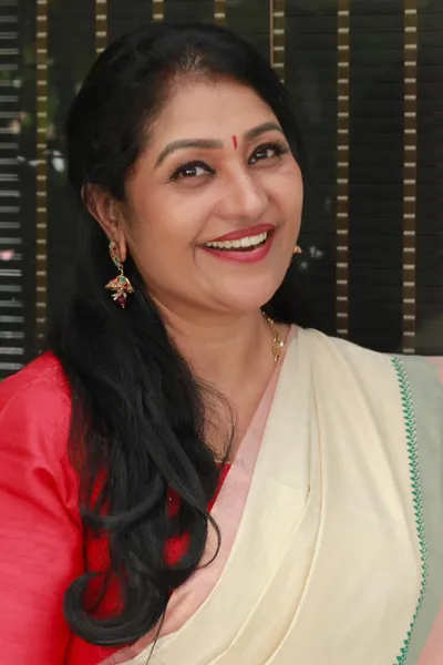 Thezni Khan