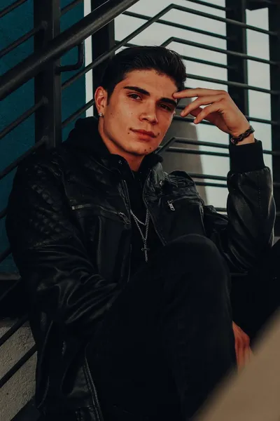 Drew Lopez