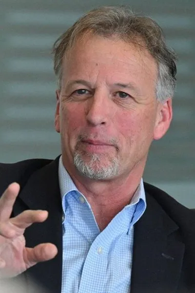 Warren Strobel