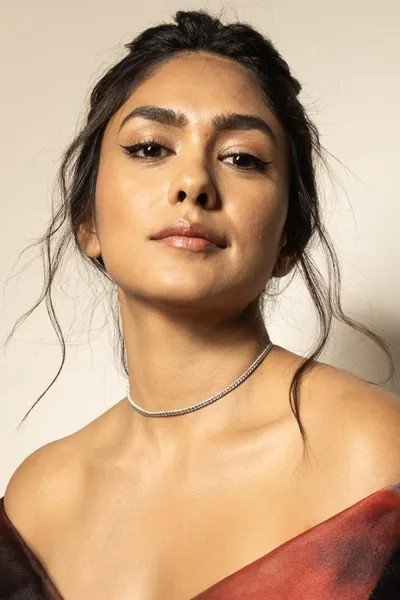 Mrunal Thakur