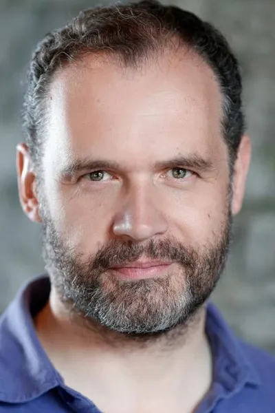 Simon Stanhope