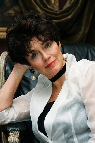 Kathleen Barr