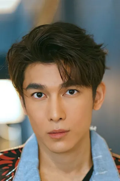 Mew Suppasit Jongcheveevat