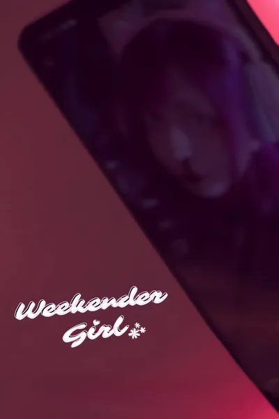 Weekender Girl