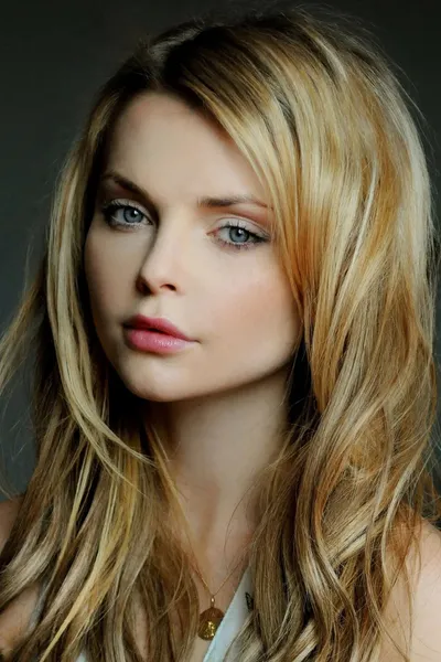 Izabella Miko
