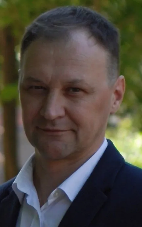 Roman Ukhlinov