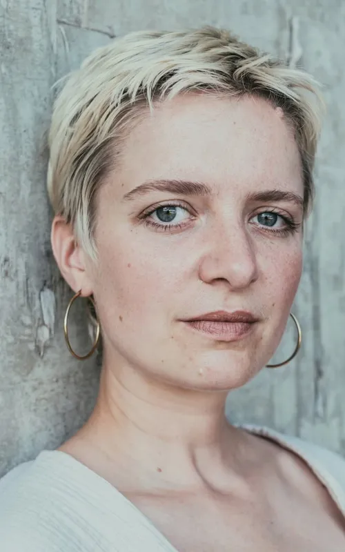 Lena Entezami
