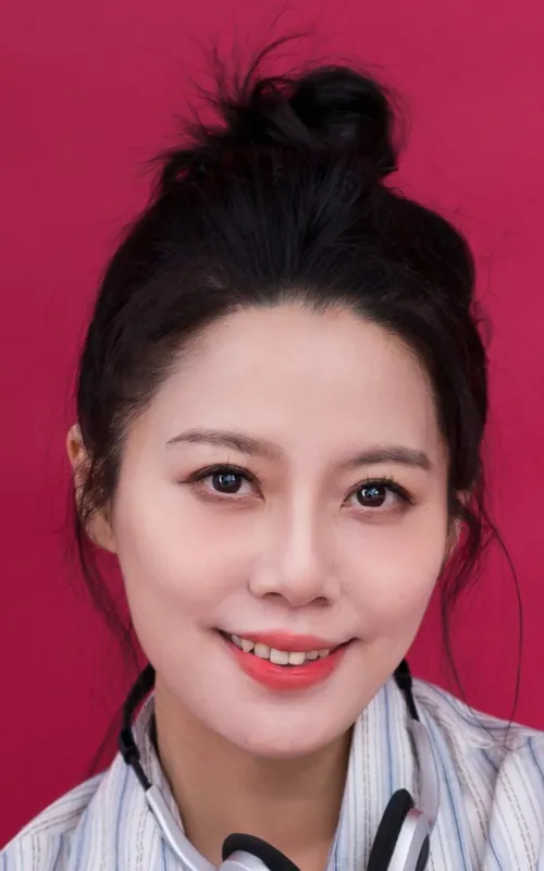 Yi Li