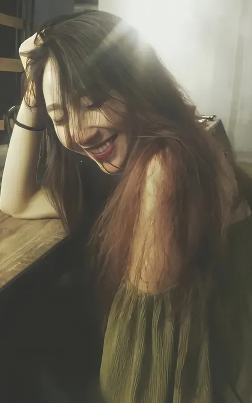 严若君