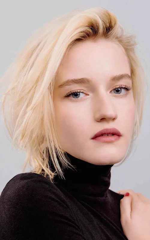 Julia Garner