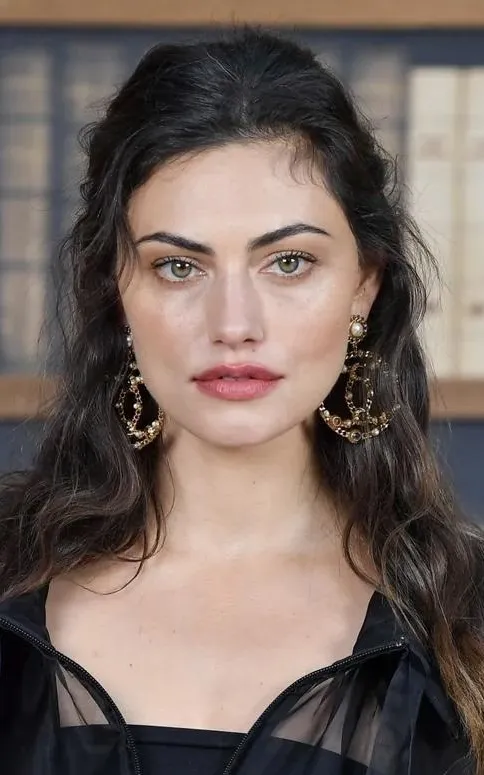 Phoebe Tonkin