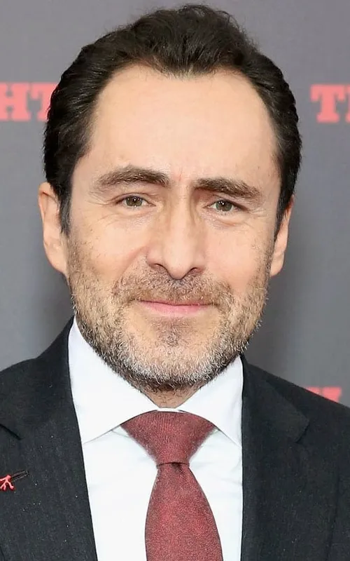 Demián Bichir