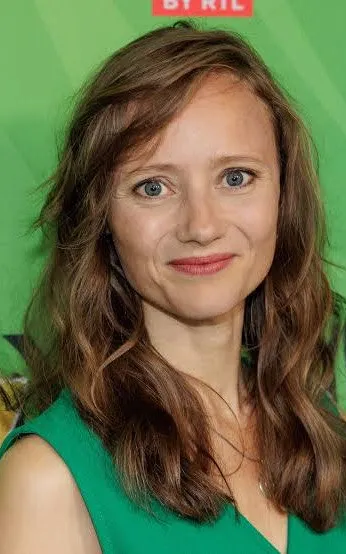 Monique van der Werff