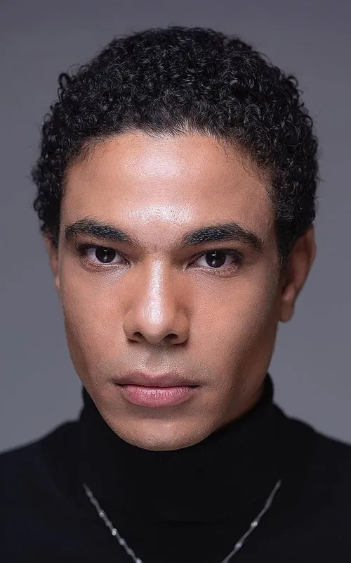 César Domínguez