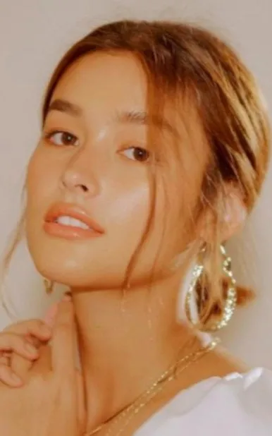 Liza Soberano