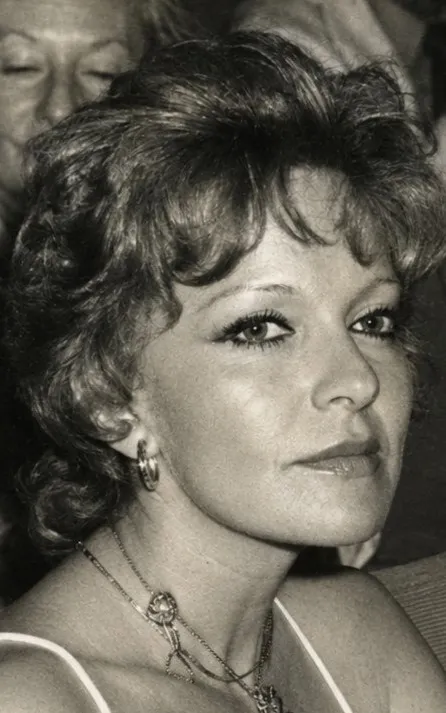 Lisa Gastoni