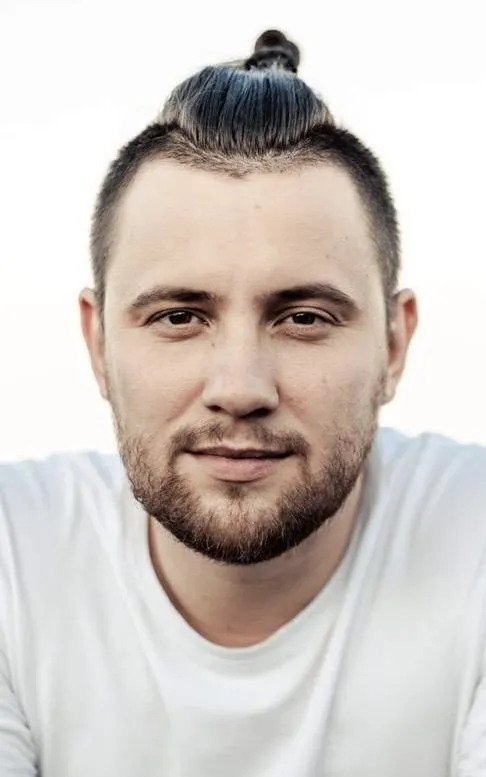 Stanislav Kapralov