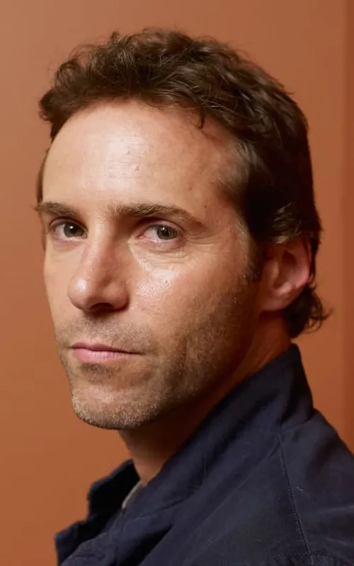 Alessandro Nivola