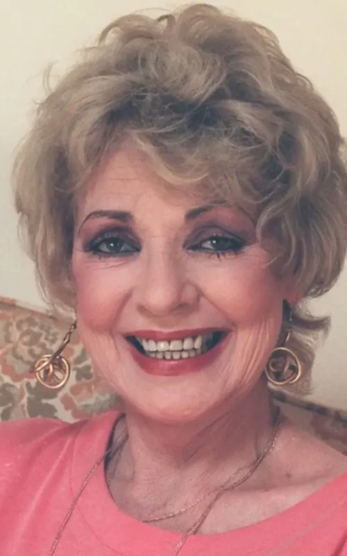 Elaine Lee
