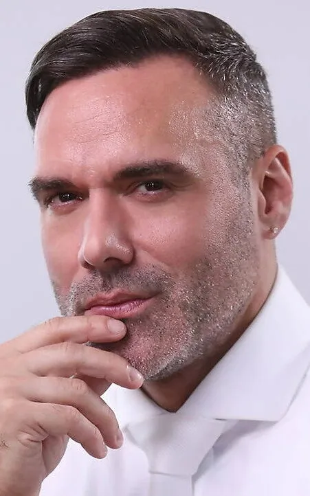 Manuel Skye