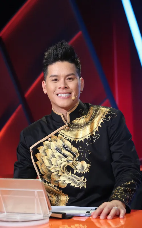 John Huy Trần