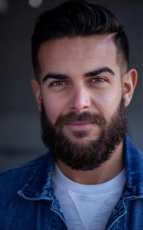 Tony León