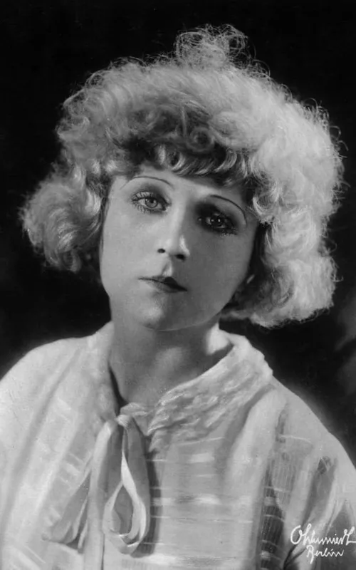Evi Eva