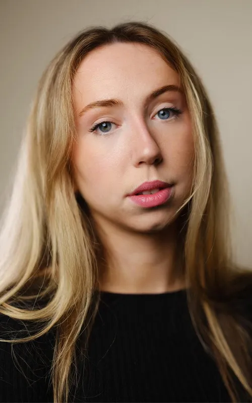 Annabelle Stewart