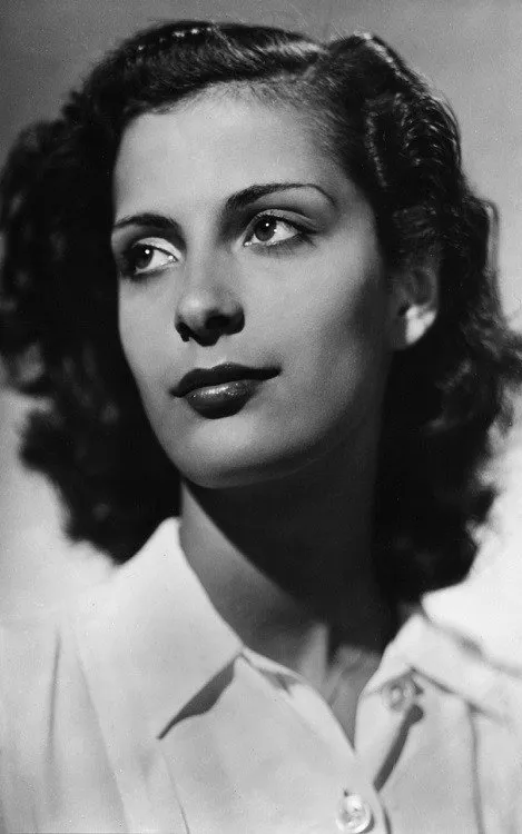 Andrée Debar